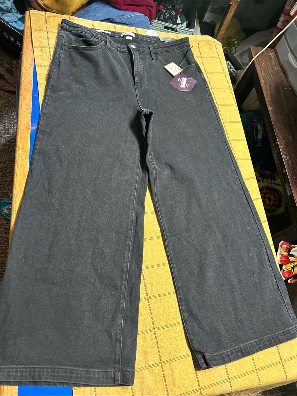 New With Tag Wide Wide Leg Women’s Jeans Size 17